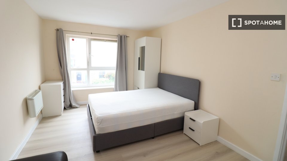 Double room London, 1 bed — photo 1