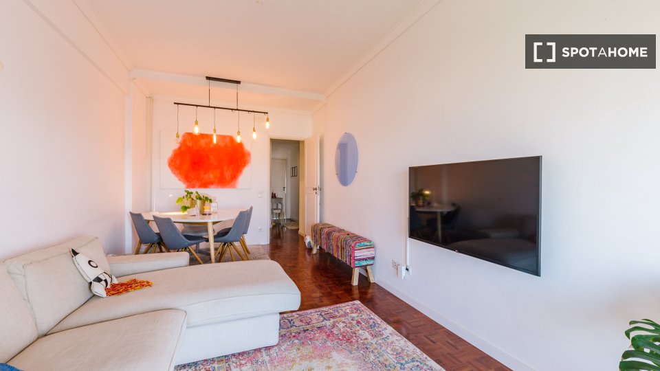 Apartment Lisbon, 2 beds, 80m² — photo 12