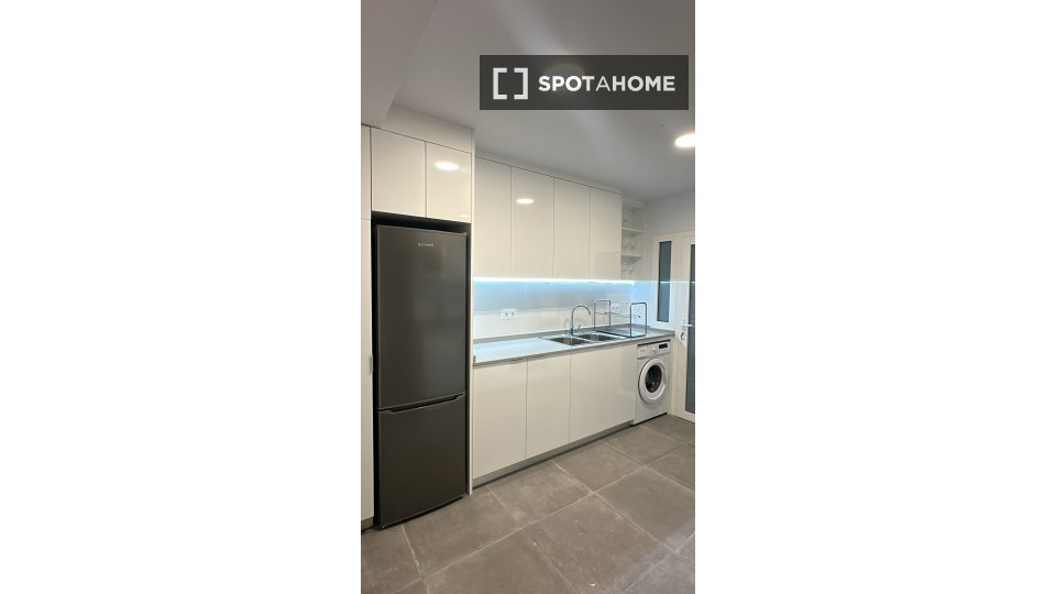 Double room Las_Palmas_De_Gran_Canaria, 6 beds — photo 9