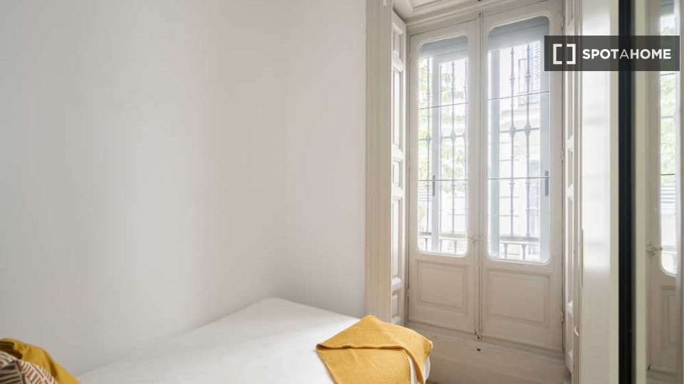 Double room Madrid, 67 beds — photo 63