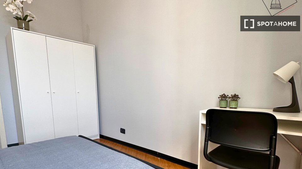 Double room Turin, 2 beds — photo 16