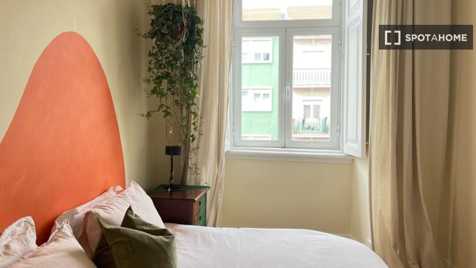 Double room Lisbon, 4 beds, 190m² — photo 12