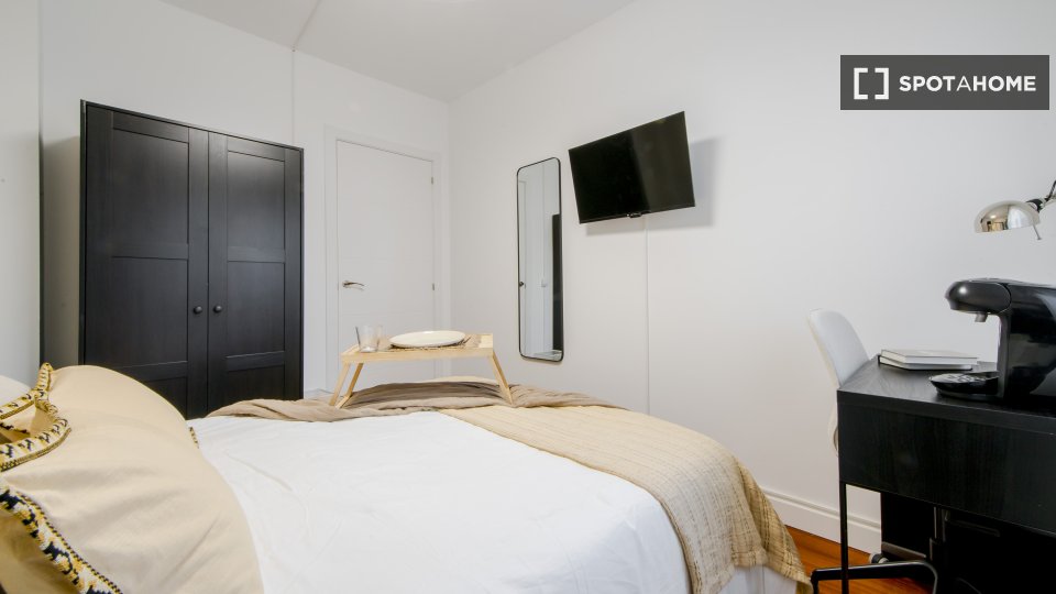 Double room Madrid, 8 beds — photo 5