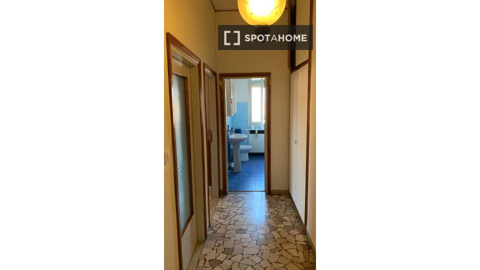 Double room Bologna, 3 beds — photo 15