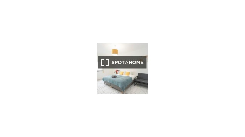 Double room Lisbon, 4 beds, 15m² — photo 10