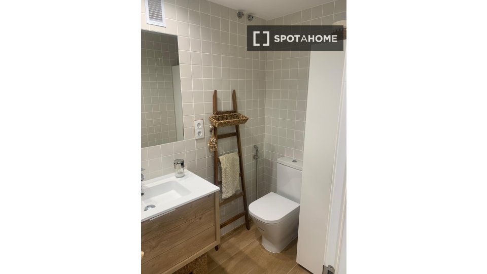 Apartment Valencia, 3 beds, 75m² — photo 15