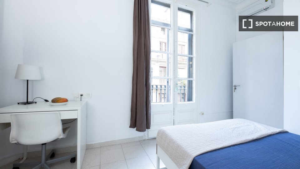 Double room Barcelona, 6 beds, 150m² — photo 29