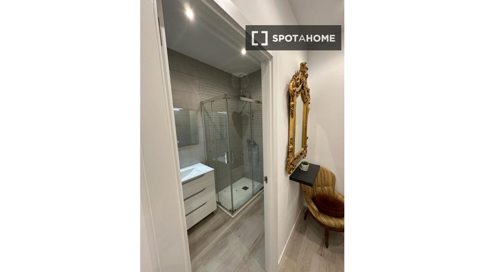 Apartment Madrid, 3 beds, 63m² — photo 2