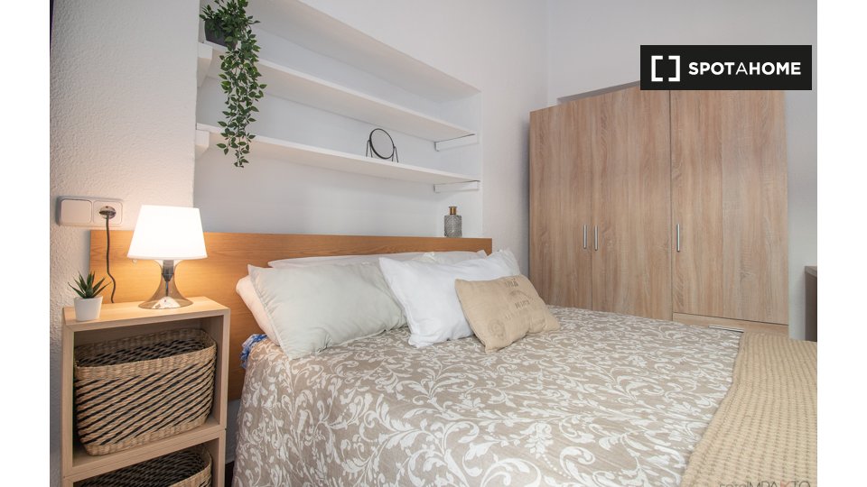 Double room Madrid, 5 beds — photo 12