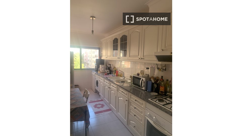 Double room Lisbon, 2 beds, 80m² — photo 3