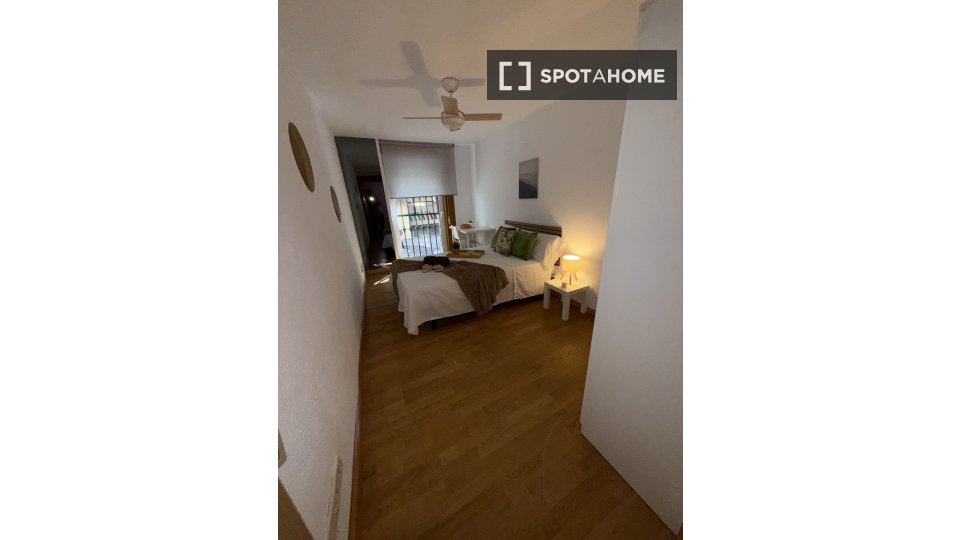 Double room Madrid, 6 beds — photo 18