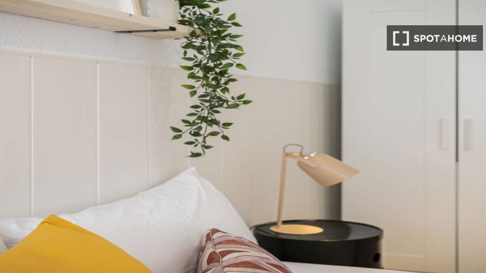 Double room Madrid, 25 beds — photo 12