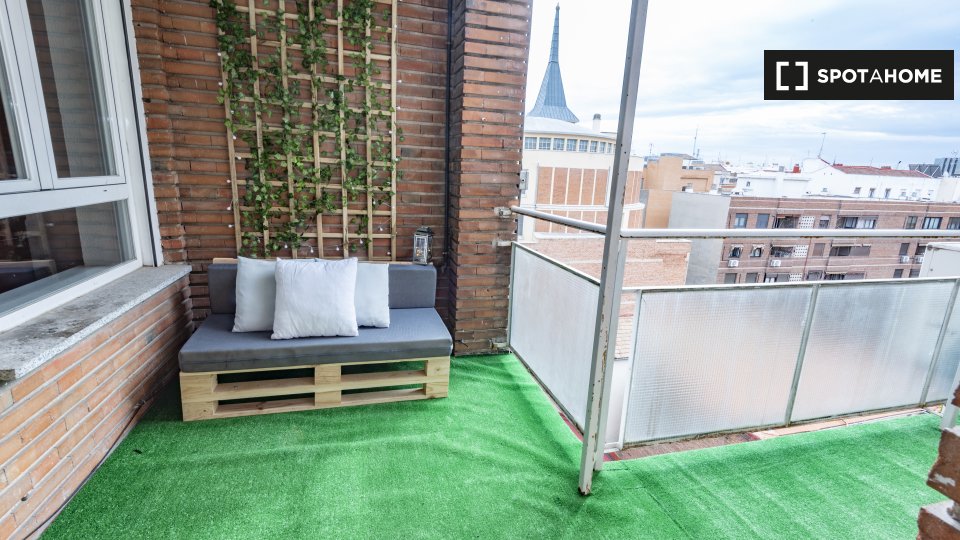 Double room Madrid, 6 beds, 150m² — photo 2