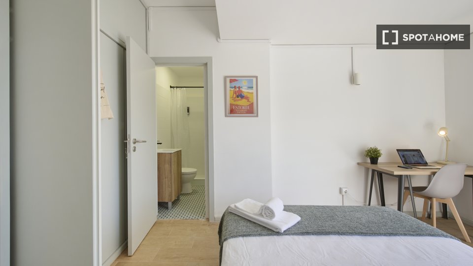 Double room Lisbon, 9 beds — photo 12