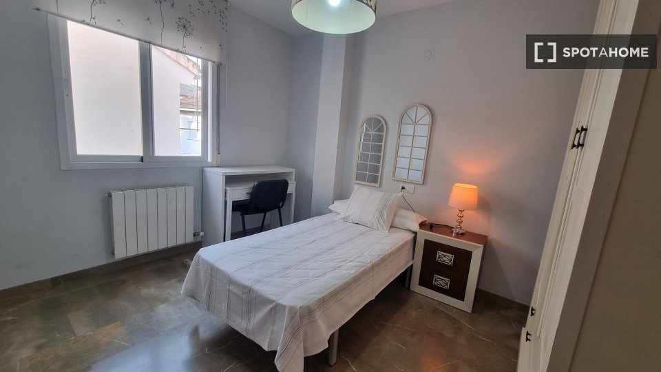 Apartment Granada, 3 beds, 180m² — photo 12