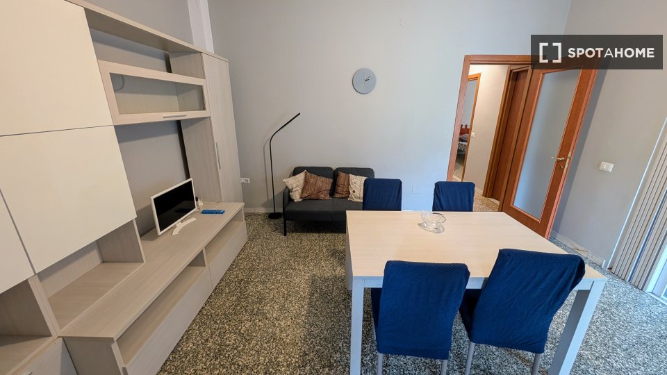 Double room Milan, 2 beds, 80m² — photo 6