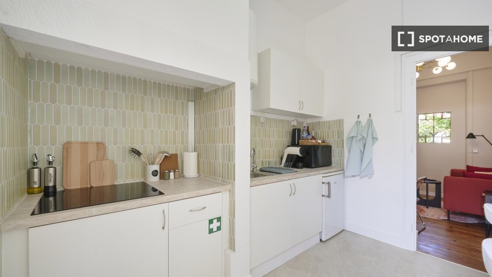 Apartment Lisbon, 2 beds — photo 2