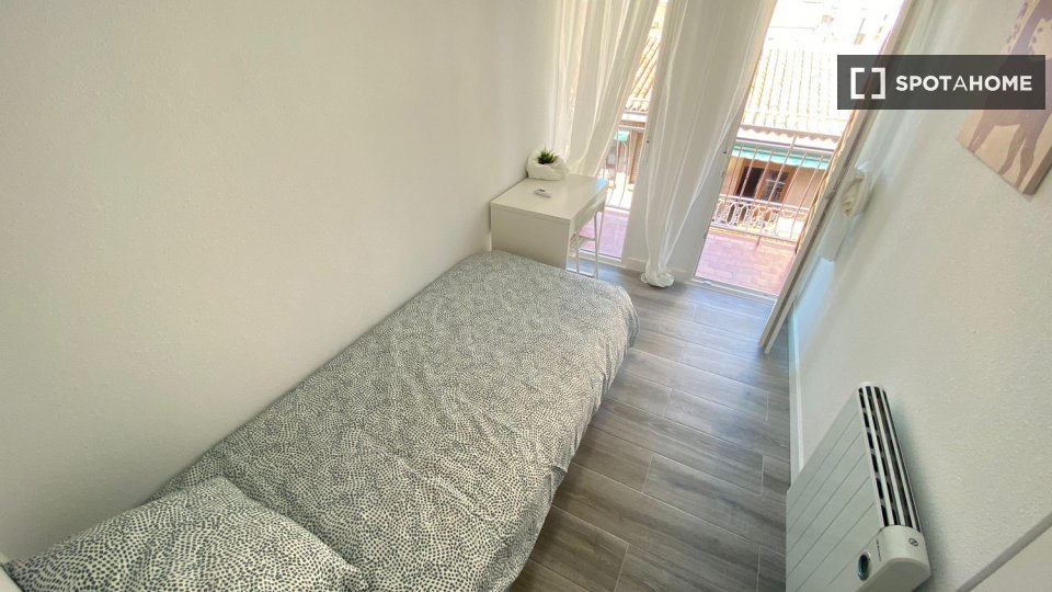 Double room Madrid, 7 beds — photo 19