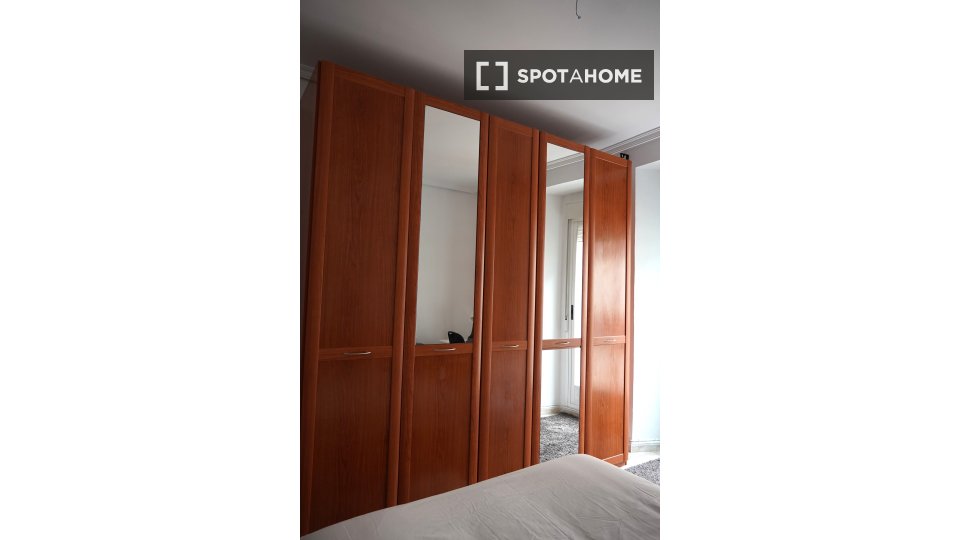 Double room Madrid, 6 beds — photo 3