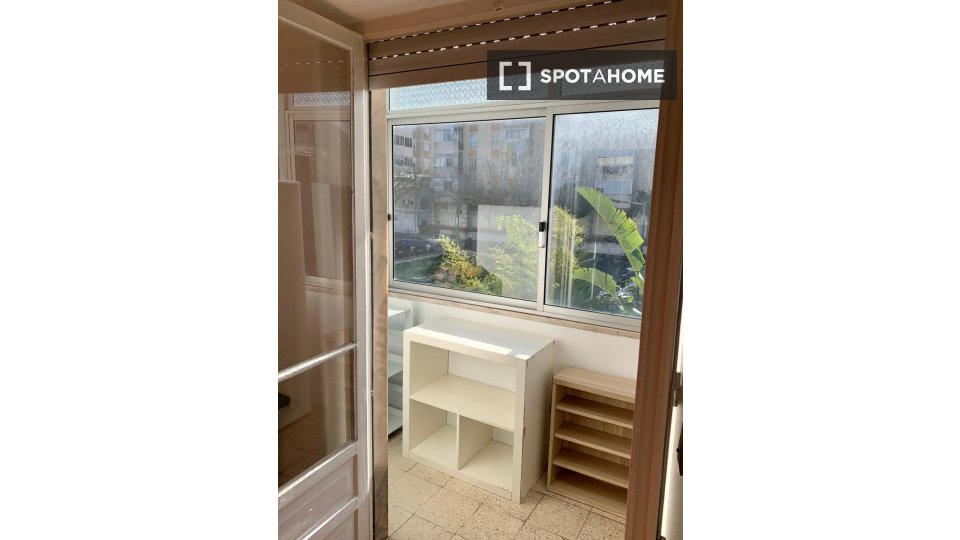 Double room Lisbon, 3 beds — photo 34