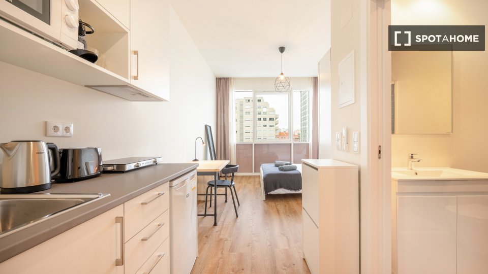 Apartment mono Lisbon, 19m² — photo 1