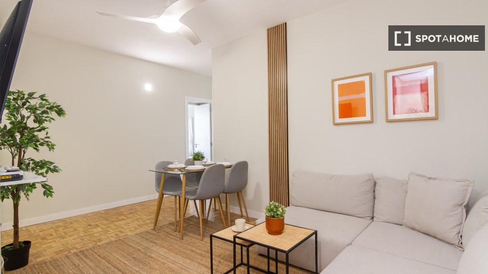 Double room Madrid, 5 beds — photo 52