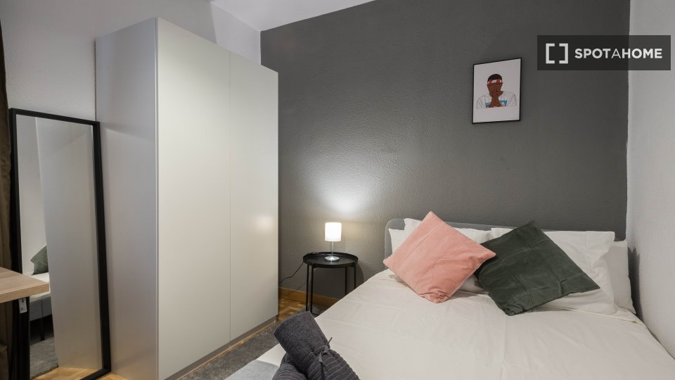 Double room Madrid, 5 beds — photo 14