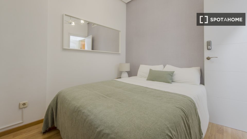 Double room Madrid, 5 beds — photo 6