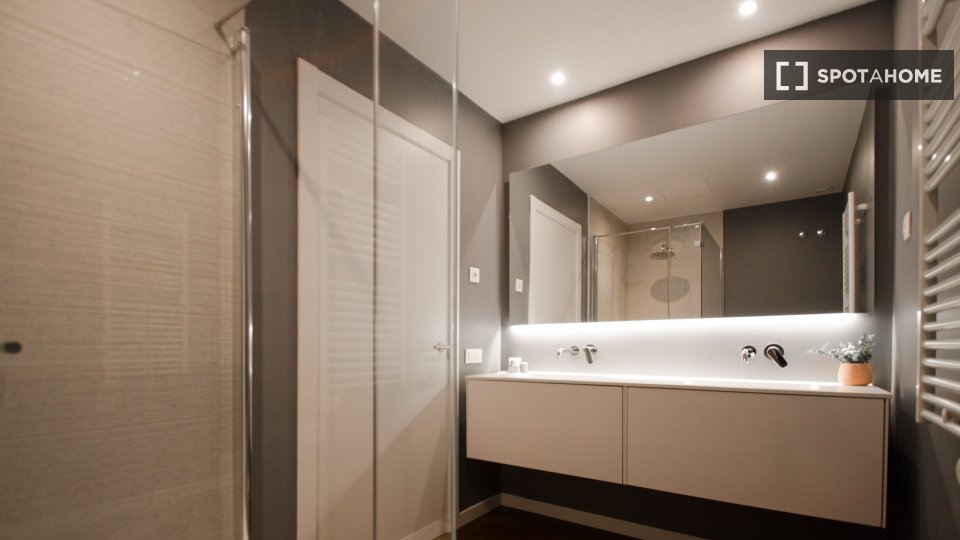 Apartment Barcelona, 2 beds, 80m² — photo 2