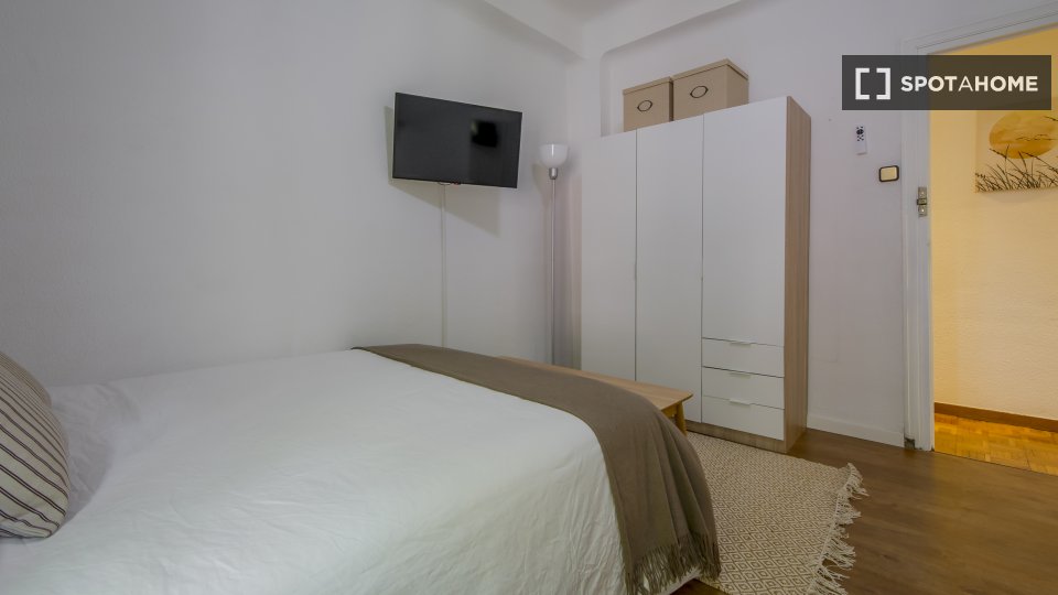 Double room Madrid, 4 beds, 120m² — photo 18
