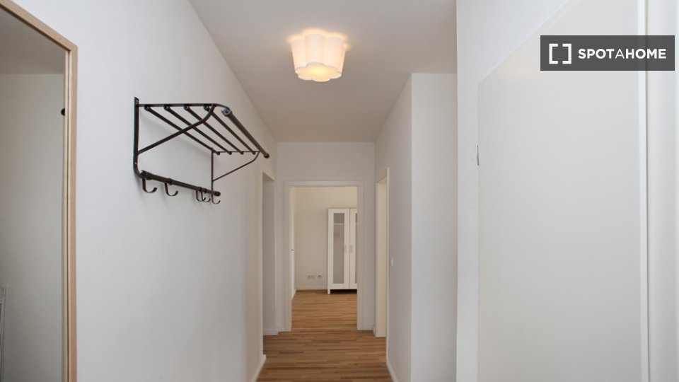 Double room Berlin, 3 beds, 60m² — photo 8