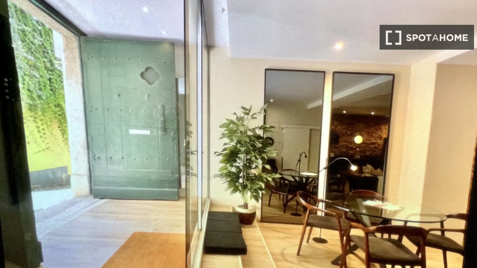 Apartment Lisbon, 2 beds, 90m² — photo 2