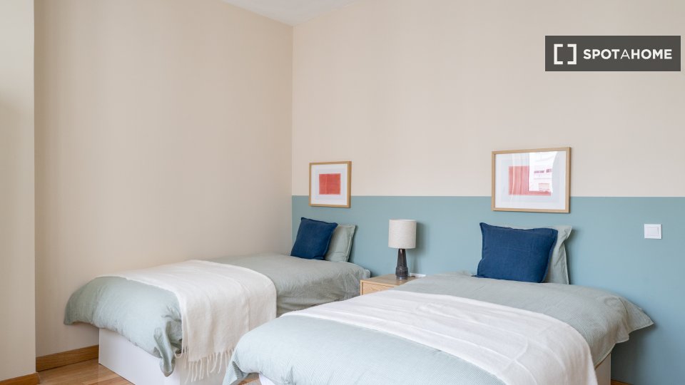 Double room Madrid, 5 beds — photo 13