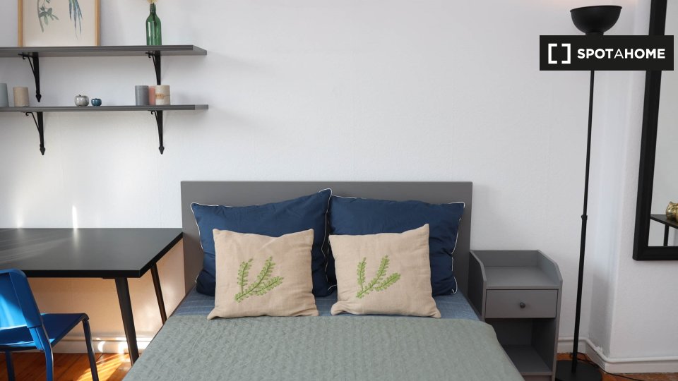 Double room Berlin, 3 beds, 61m² — photo 4