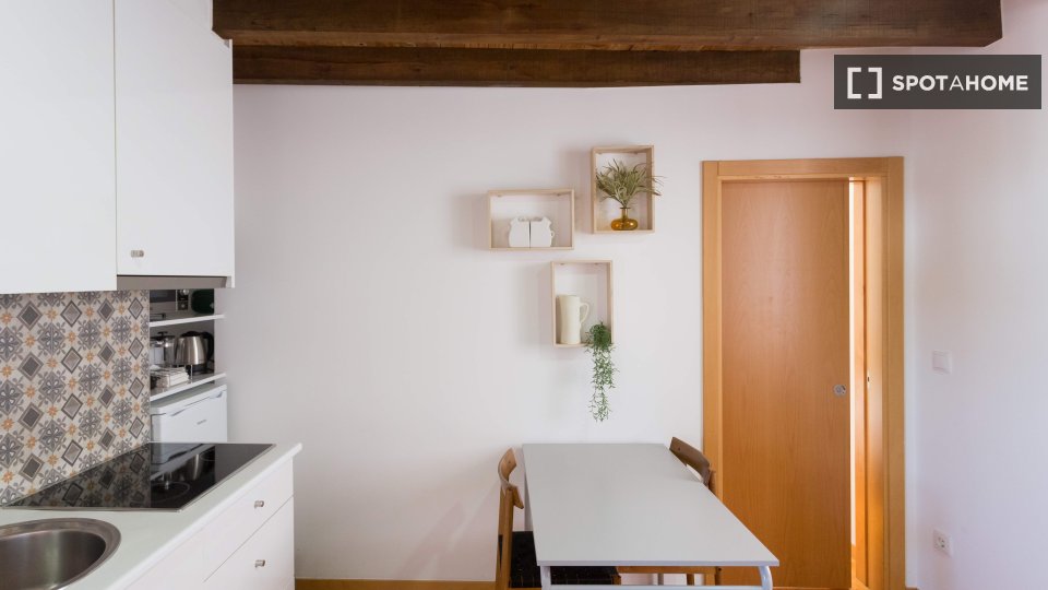 Apartment Coimbra, 2 beds, 75m² — photo 18