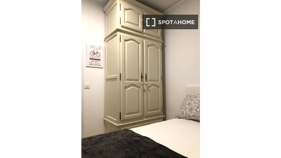 Double room Madrid, 4 beds, 100m² — photo 8