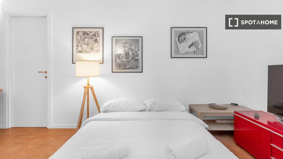 Apartment Milan, 1 bed — photo 2