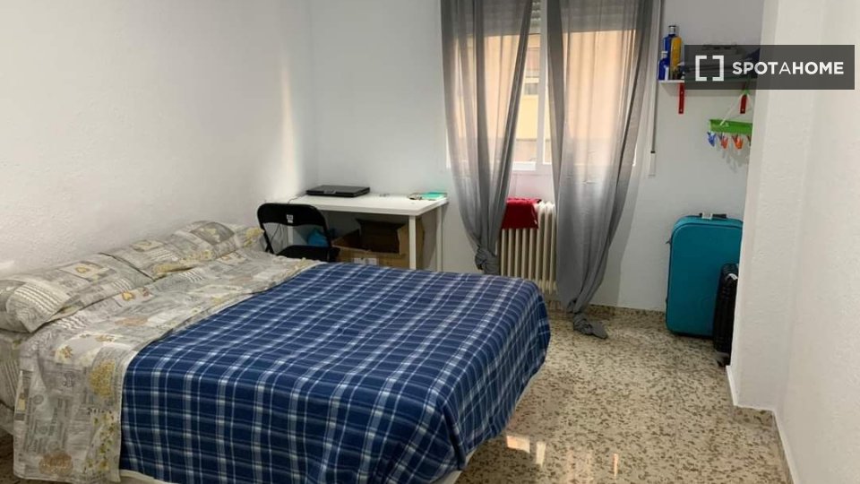 Double room Granada, 4 beds, 100m² — photo 5