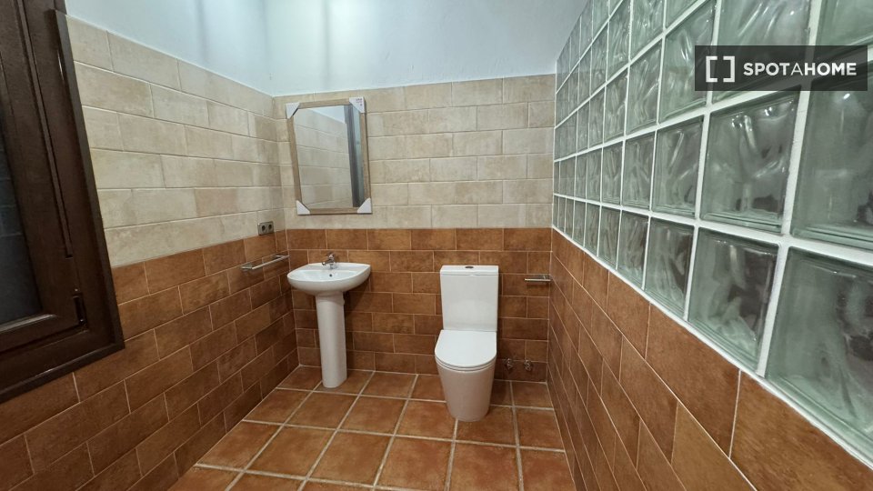 Double room Alicante, 10 beds, 650m² — photo 1