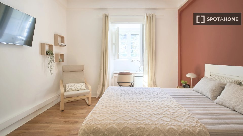 Double room Lisbon, 9 beds — photo 11