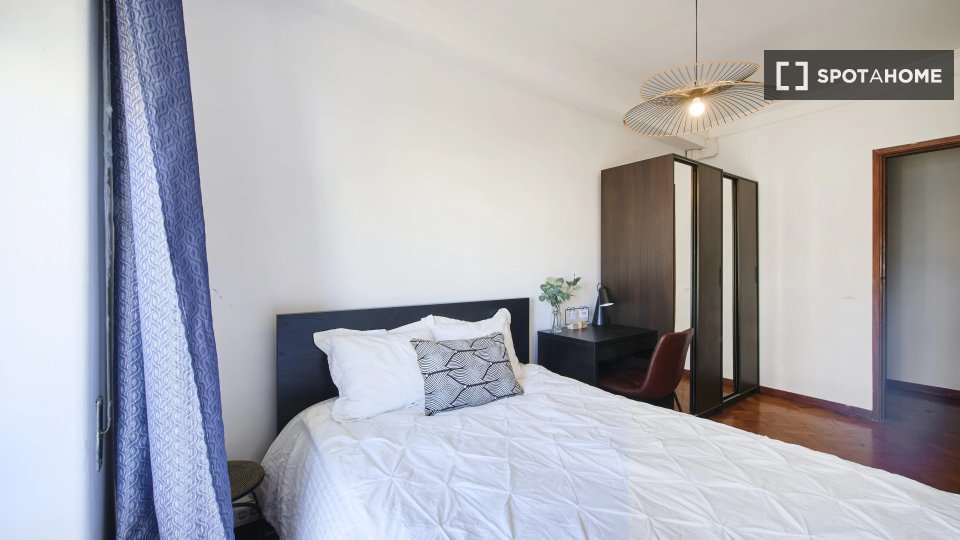 Double room Lisbon, 6 beds — photo 12