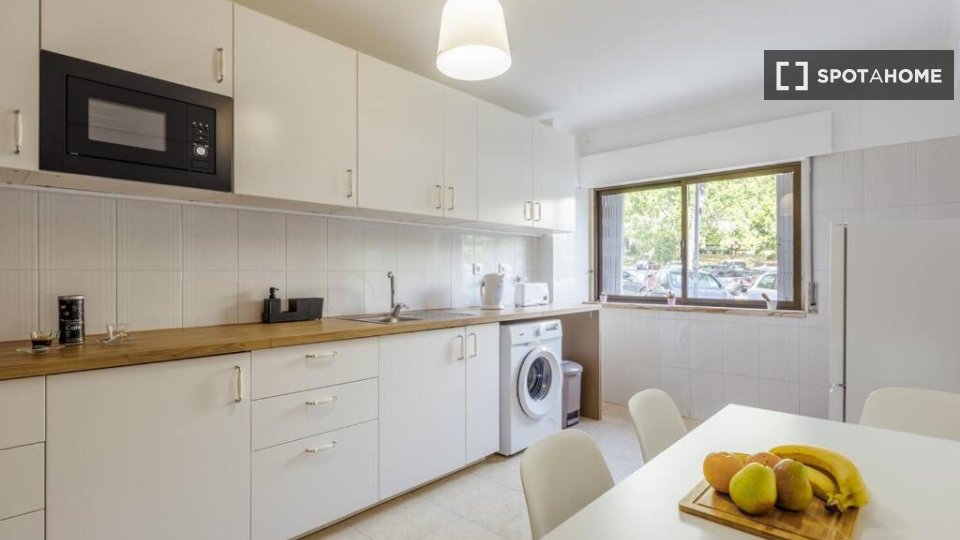 Apartment Lisbon, 3 beds, 130m² — photo 8