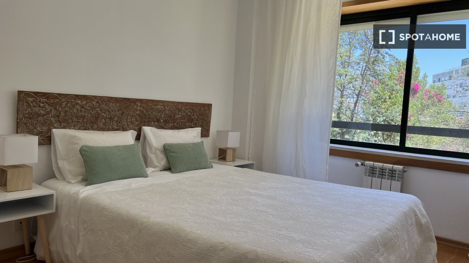 Apartment Lisbon, 3 beds, 90m² — photo 10