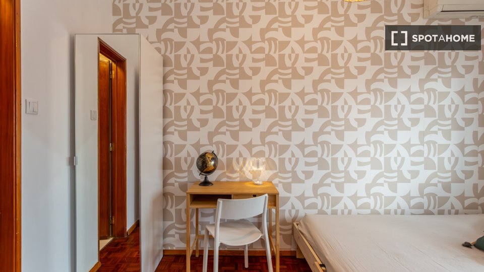 Double room Lisbon, 4 beds — photo 46