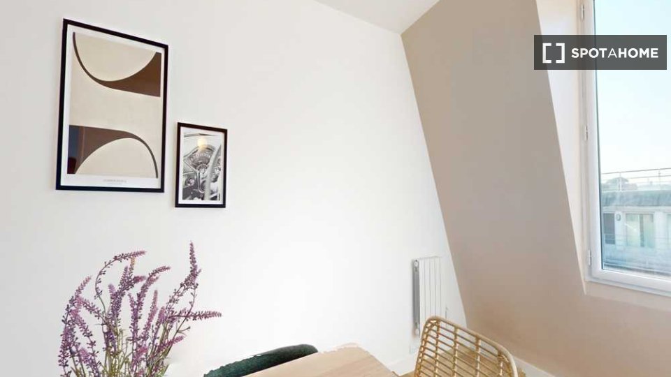 Double room Paris, 5 beds, 120m² — photo 5