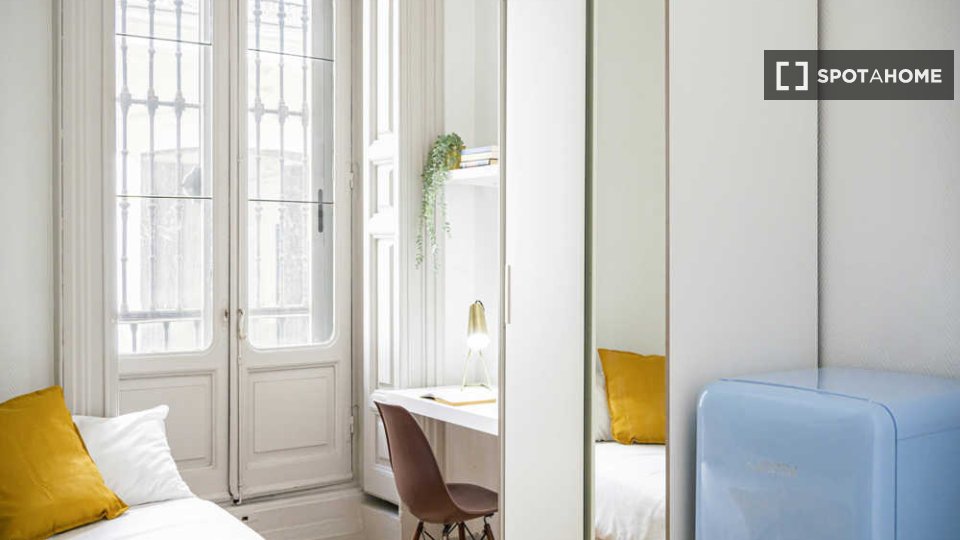 Double room Madrid, 67 beds — photo 21