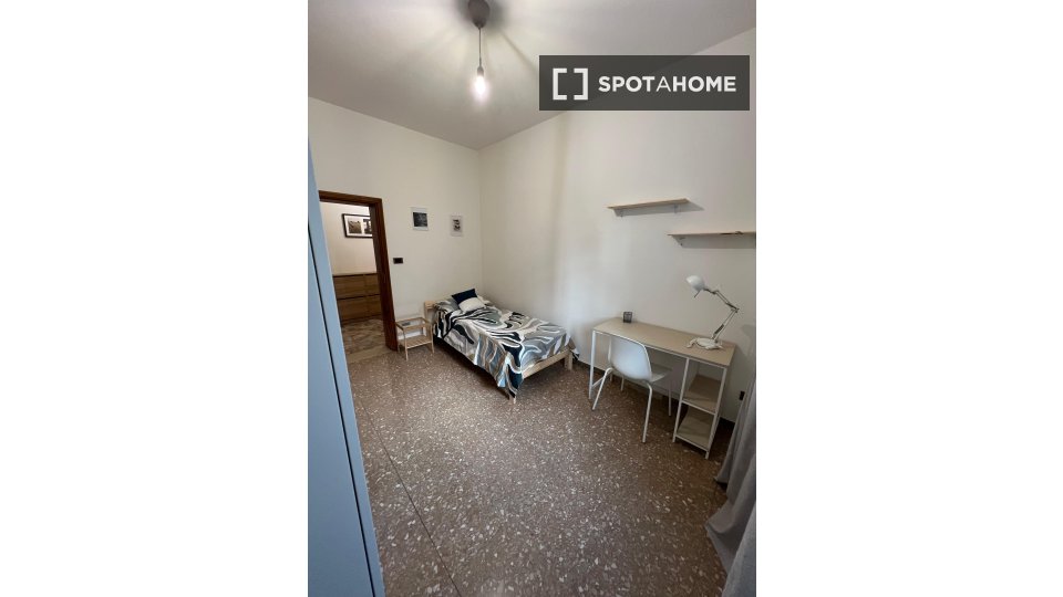 Double room Bologna, 3 beds, 130m² — photo 2