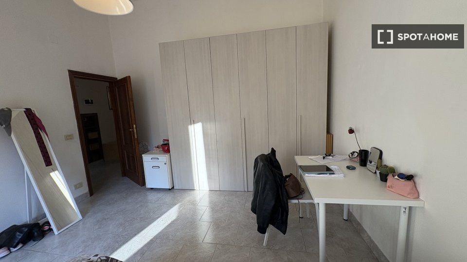 Double room Florence, 3 beds, 90m² — photo 21