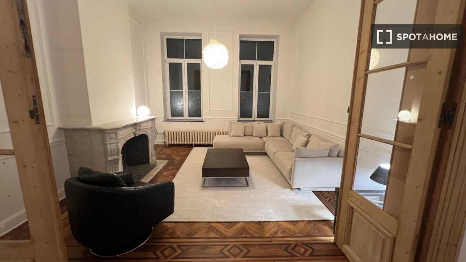 Apartment Brussels, 2 beds, 120m² — photo 1