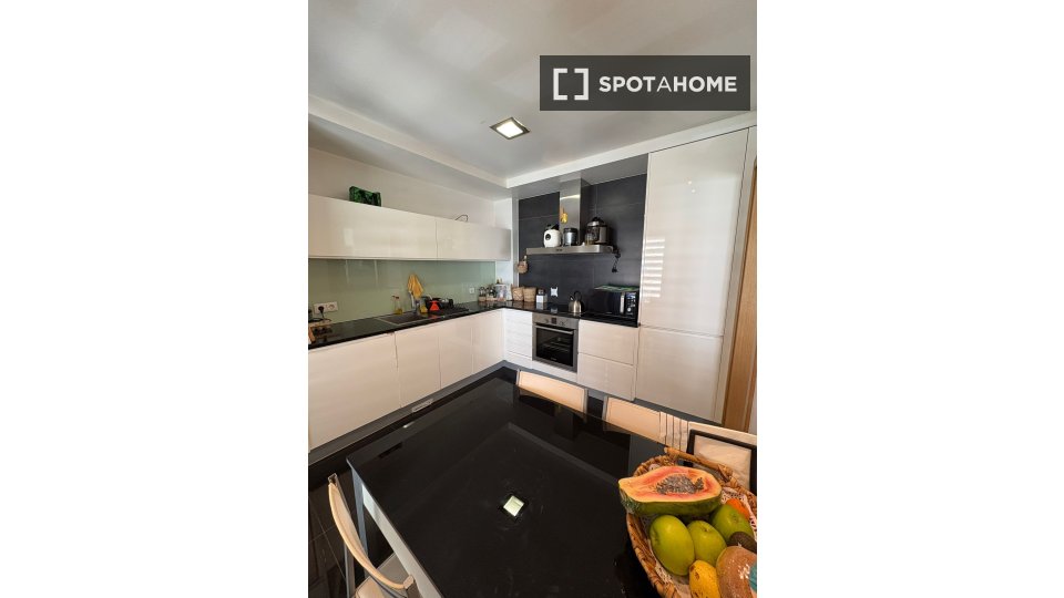 Apartment Lisbon, 2 beds, 88m² — photo 2